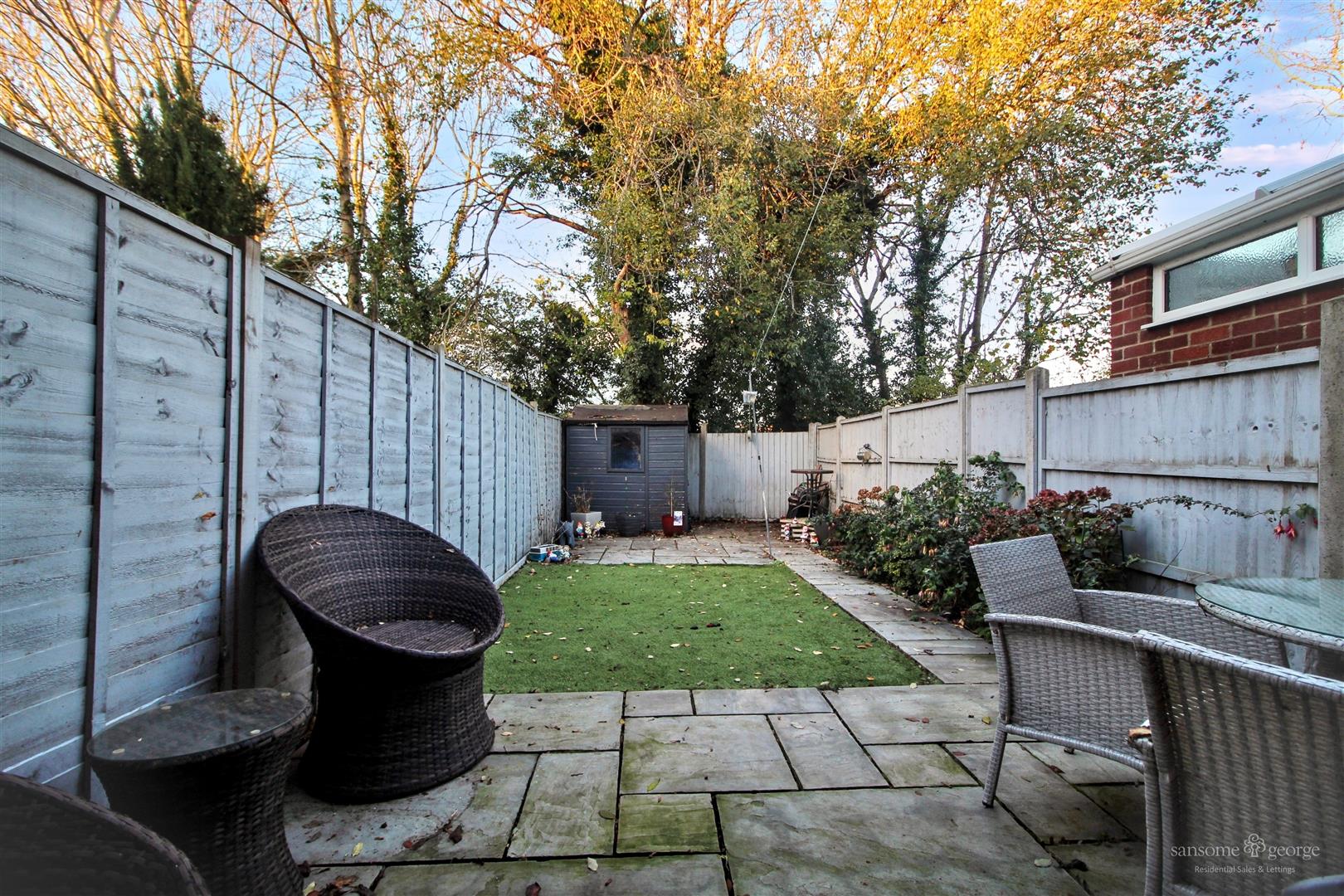 2 bed property in Pottery Road, Reading